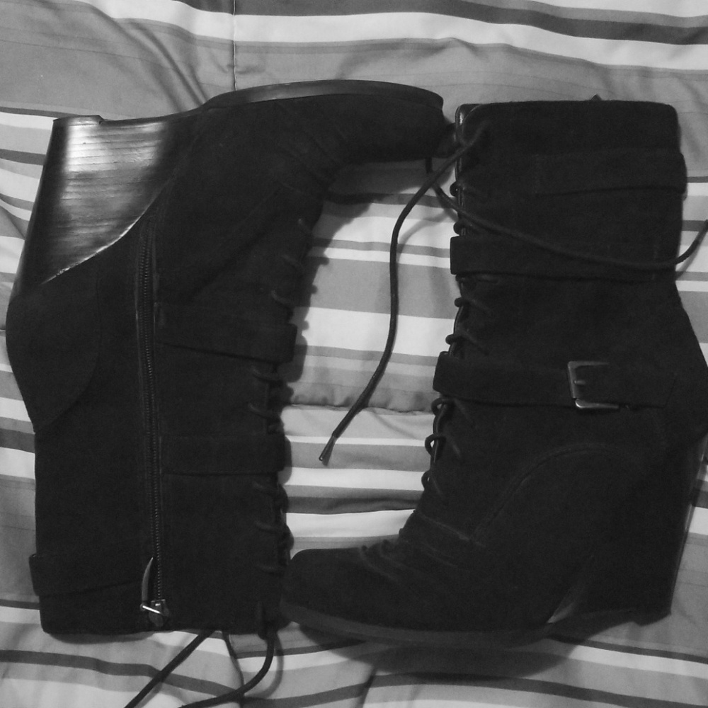 Guess size 10 suede boots